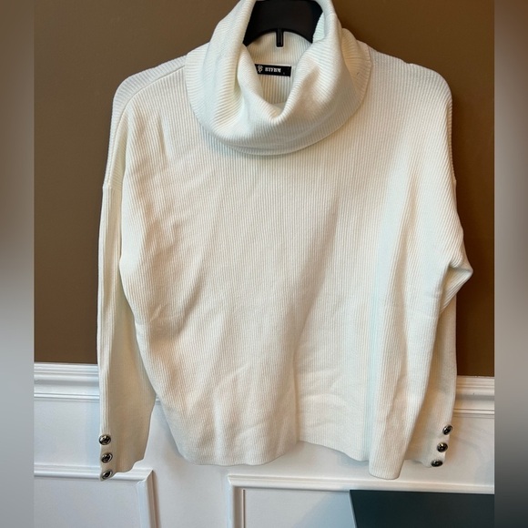 BTFBM Sweaters - BTFBM Chic White Turtleneck Ribbed Sweater Size Large